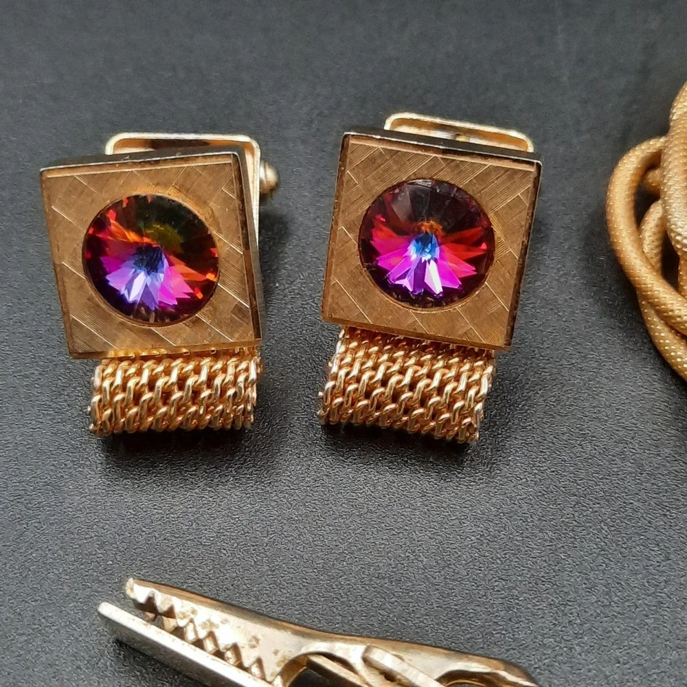 Vintage Jewelry Lot Cufflinks Tie Chain Trifari‎ Clip-Ons Goldstone